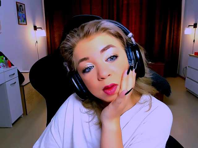 BabyNicole webcam