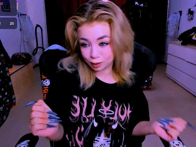 BabyNicole webcam