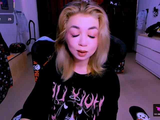 BabyNicole webcam