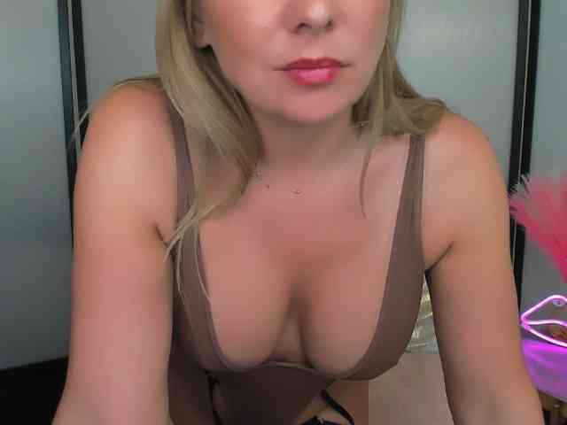LatoyaDesire webcam