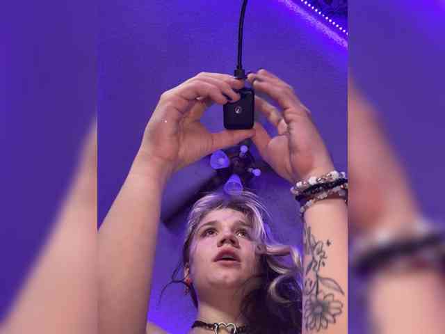 Cutiepiespanks webcam