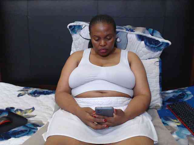 Busttyebony19 webcam