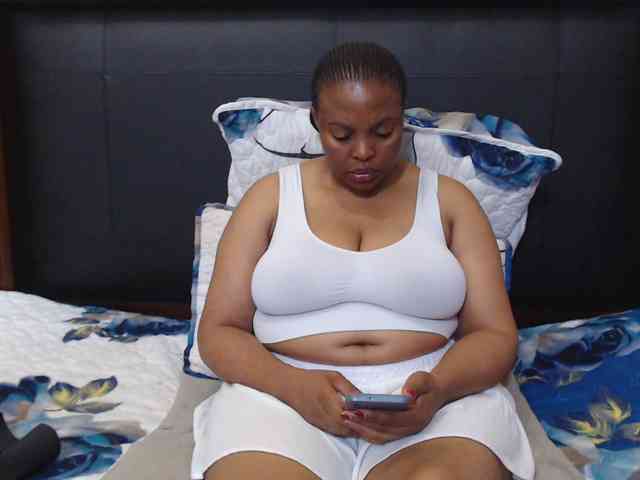 Busttyebony19 webcam