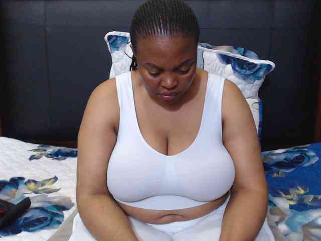 Busttyebony19 webcam