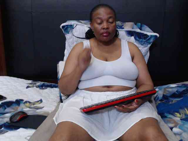 Busttyebony19 webcam