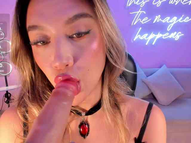 RebeccaHudson webcam