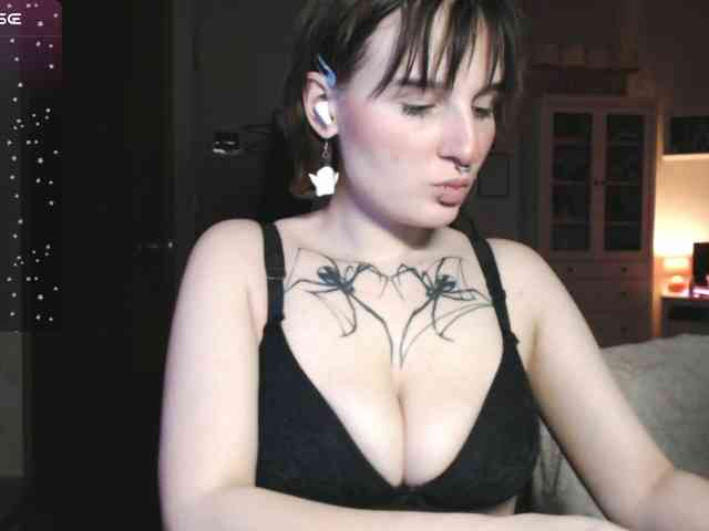 momorenaaa webcam