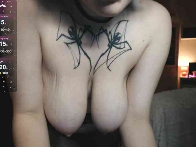 momorenaaa webcam