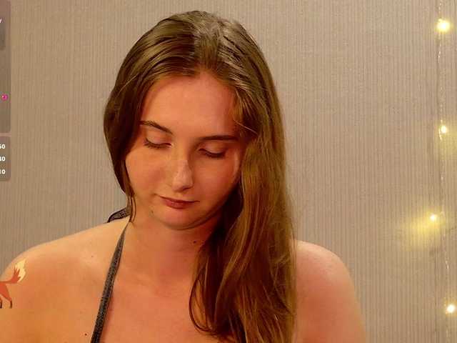 PeachGirl webcam