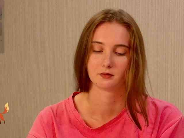 PeachGirl webcam