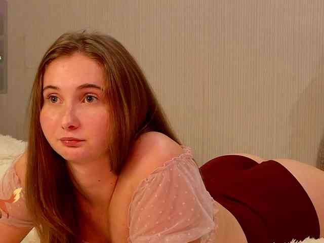 PeachGirl webcam