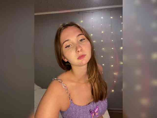 PeachGirl webcam