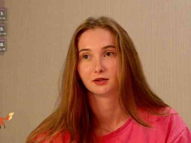 PeachGirl webcam