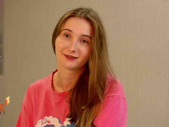 PeachGirl webcam
