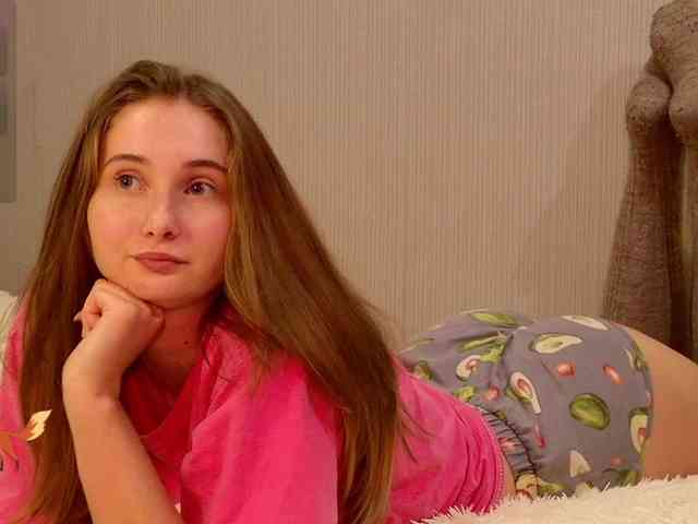 PeachGirl webcam