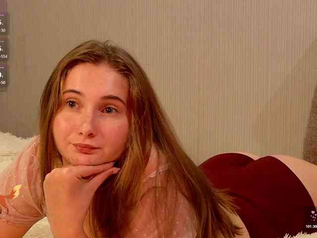 PeachGirl webcam
