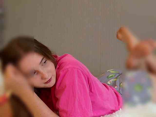 PeachGirl webcam