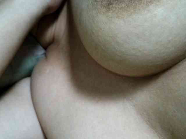 NaughtyWetPieXx webcam