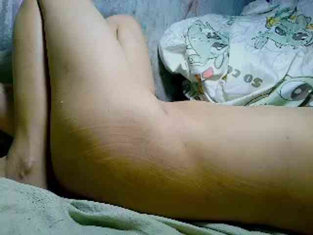 NaughtyWetPieXx webcam