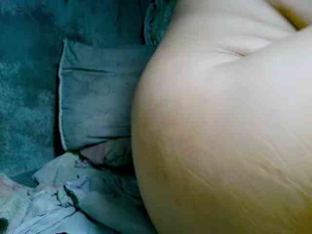 NaughtyWetPieXx webcam