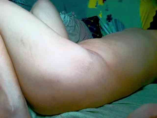 NaughtyWetPieXx webcam