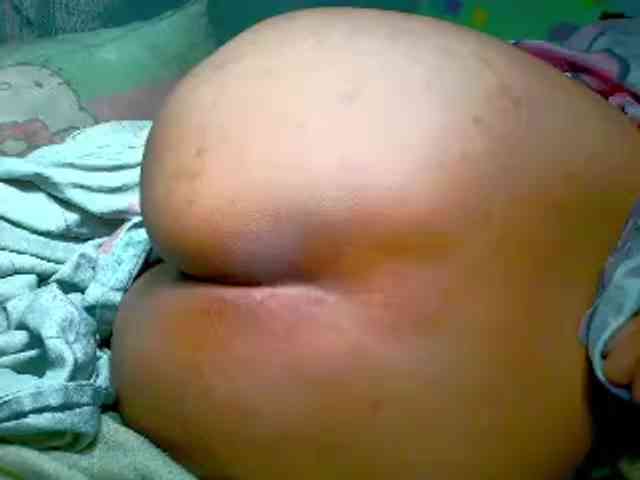 NaughtyWetPieXx webcam