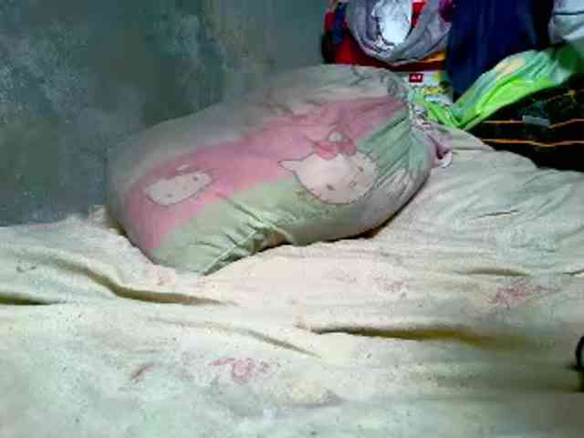 NaughtyWetPieXx webcam