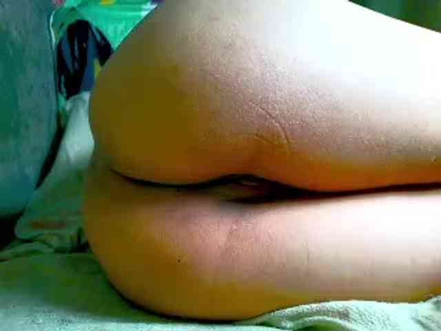 NaughtyWetPieXx webcam