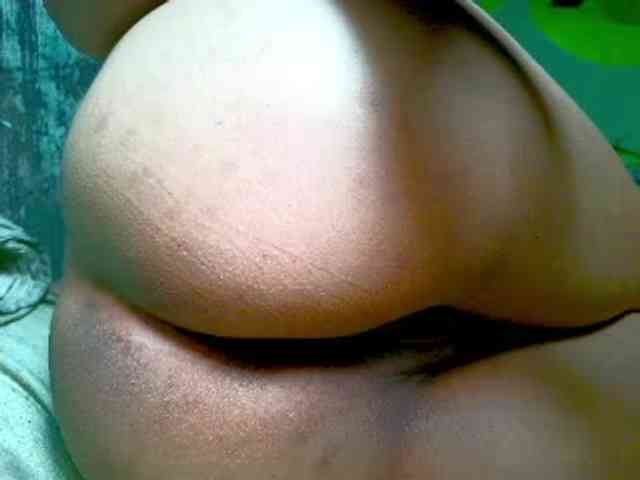 NaughtyWetPieXx webcam