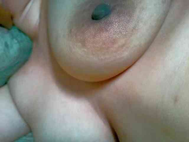 NaughtyWetPieXx webcam