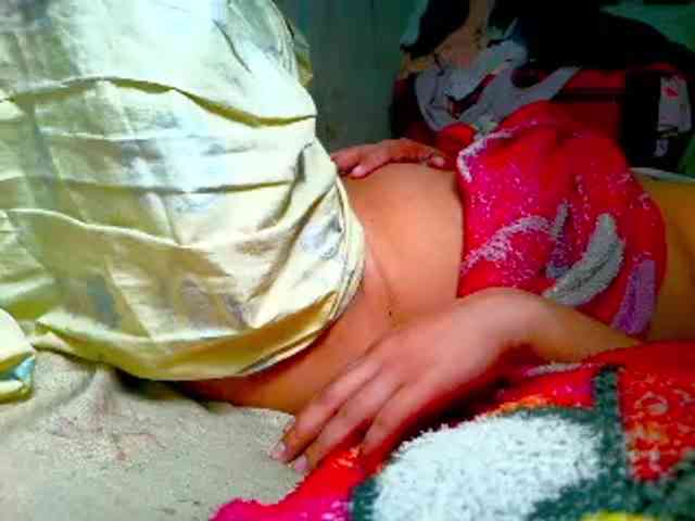 NaughtyWetPieXx webcam