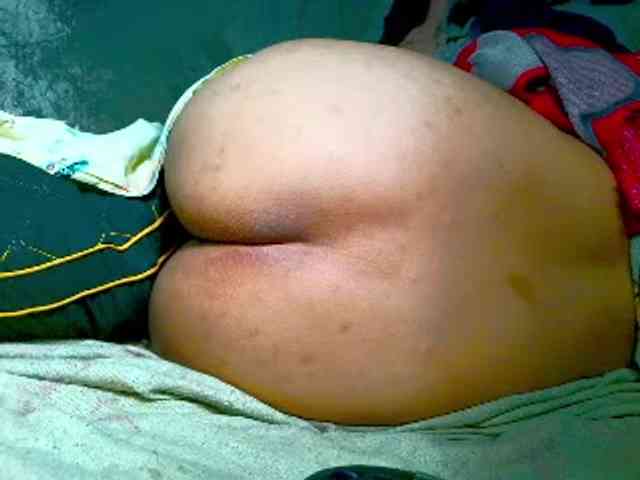 NaughtyWetPieXx webcam