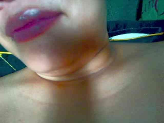NaughtyWetPieXx webcam