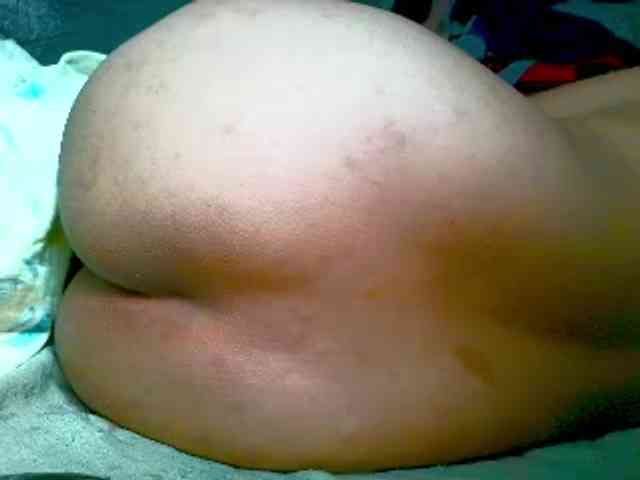 NaughtyWetPieXx webcam