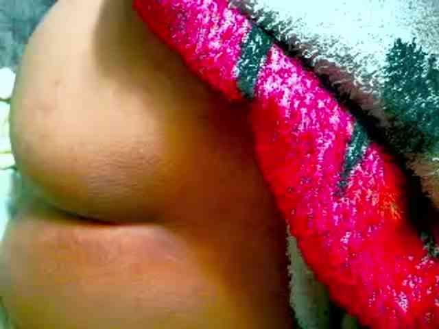 NaughtyWetPieXx webcam