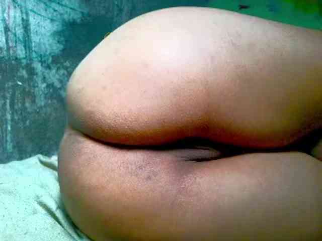 NaughtyWetPieXx webcam