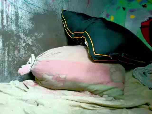 NaughtyWetPieXx webcam