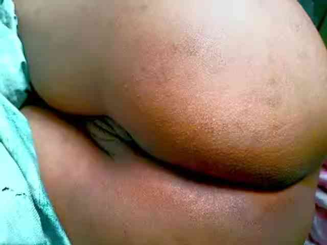 NaughtyWetPieXx webcam