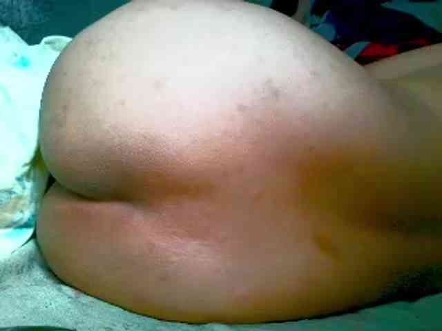 NaughtyWetPieXx webcam