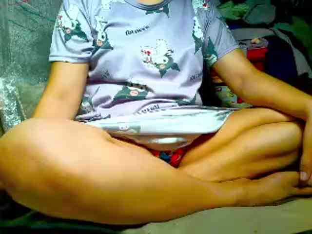 NaughtyWetPieXx webcam