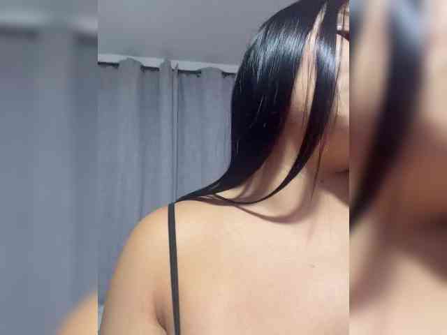 Sarah2Colliins webcam