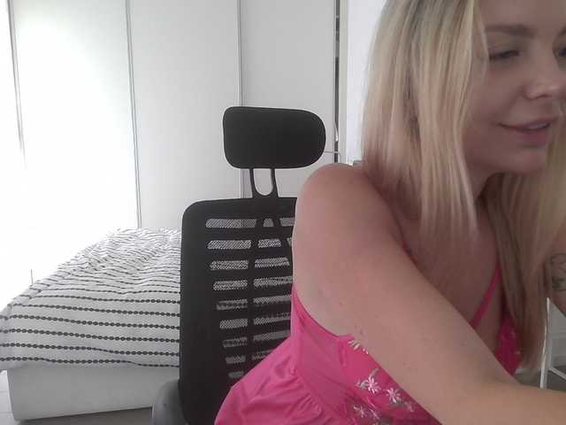 Blondie8853 webcam