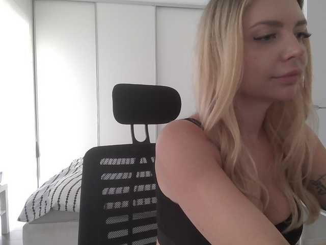 Blondie8853 webcam