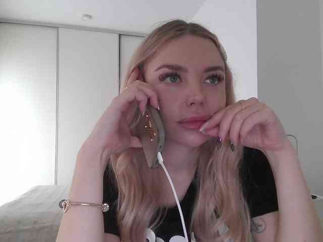 pinkpanther8899 webcam