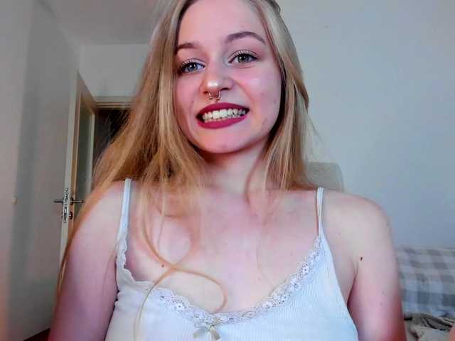 MiaMeowa webcam