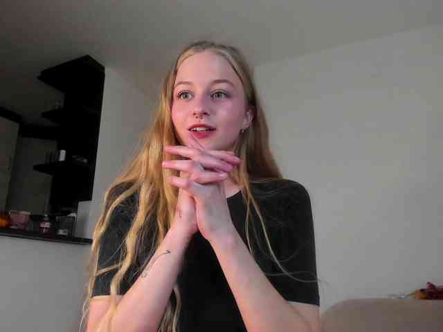 MiaMeowa webcam
