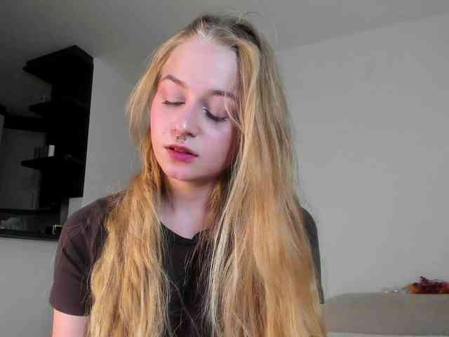 MiaMeowa webcam