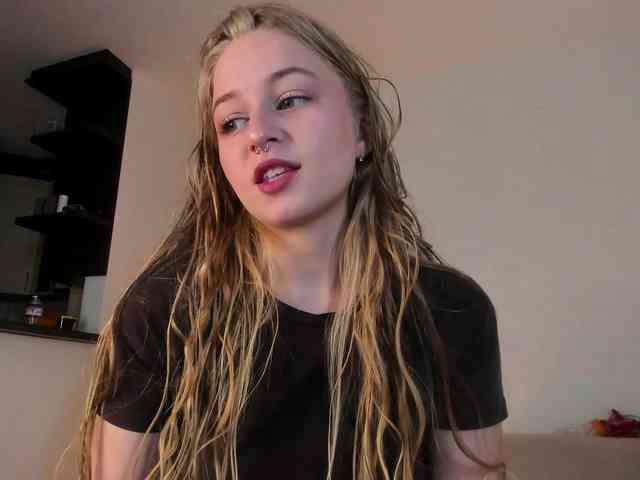 MiaMeowa webcam