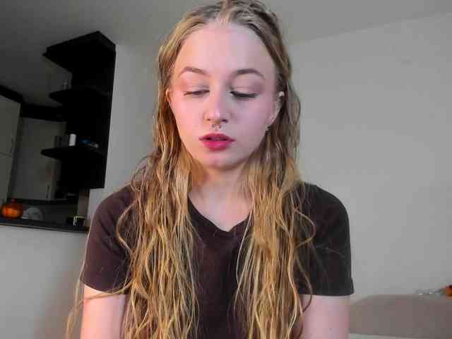 MiaMeowa webcam