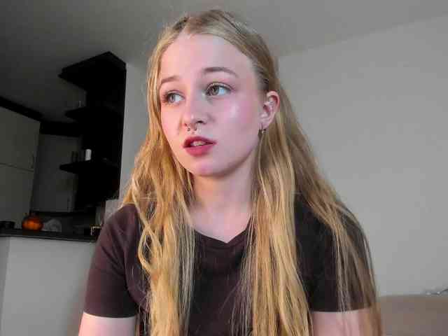 MiaMeowa webcam